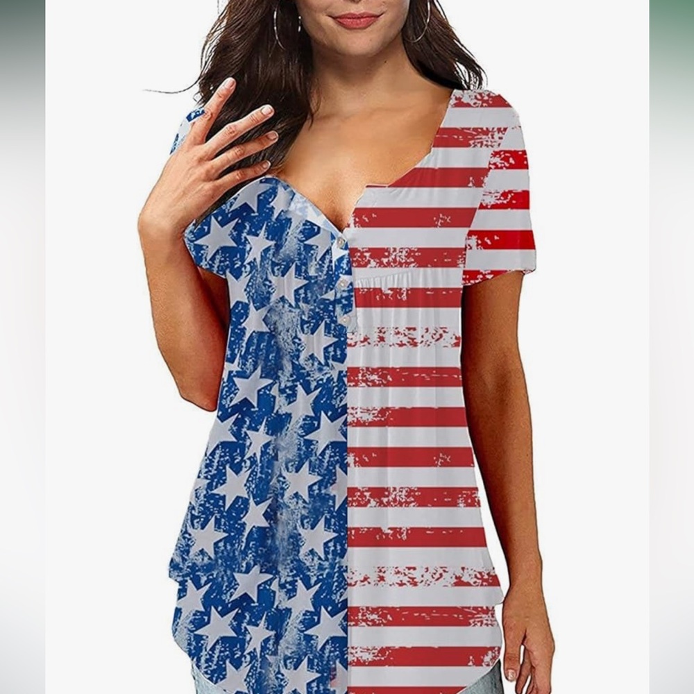 NEW WITH TAGS- American Flag Inspired Tee- PERFECT for the Fourth of July!
